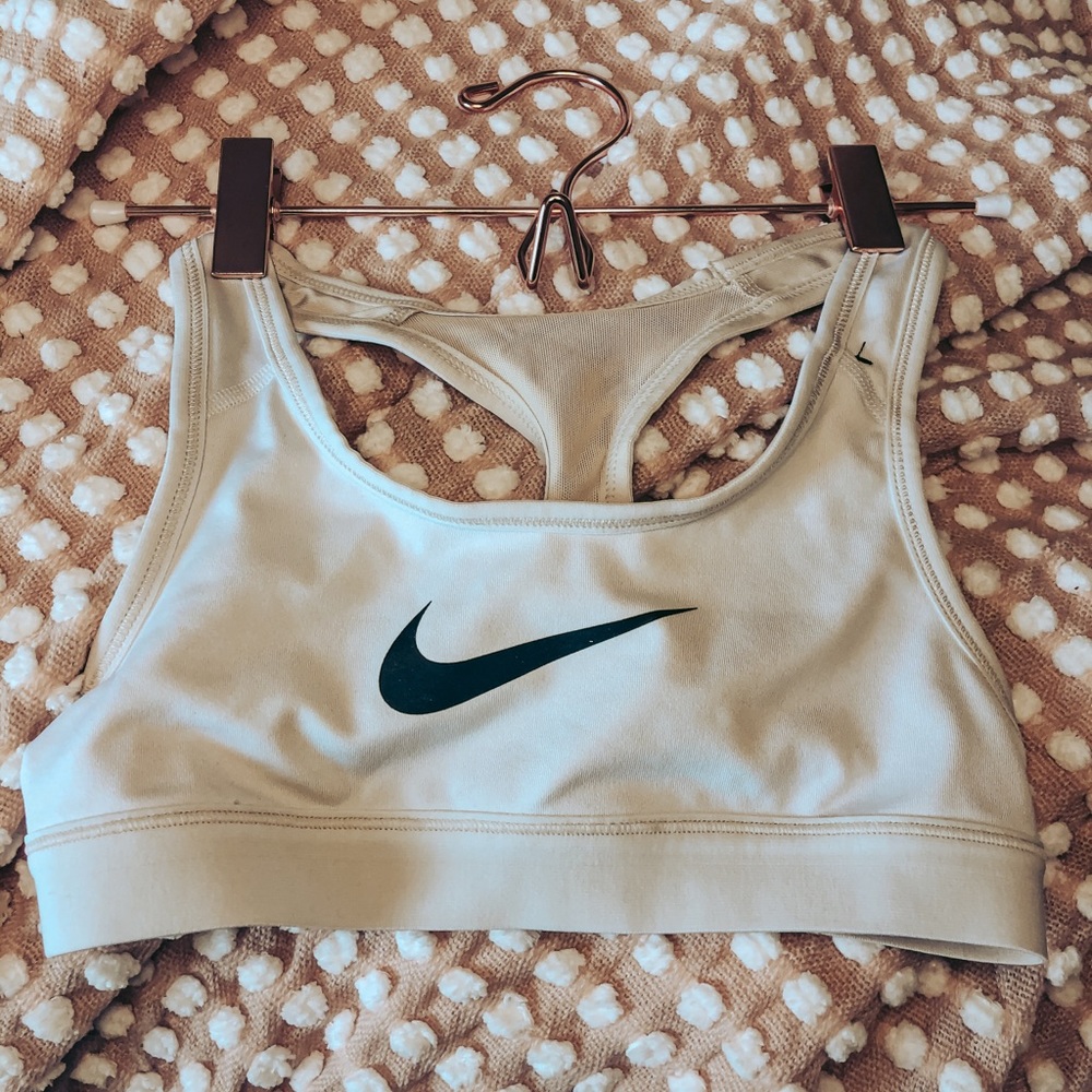 •GIRLS NIKE SPORTS BRA•